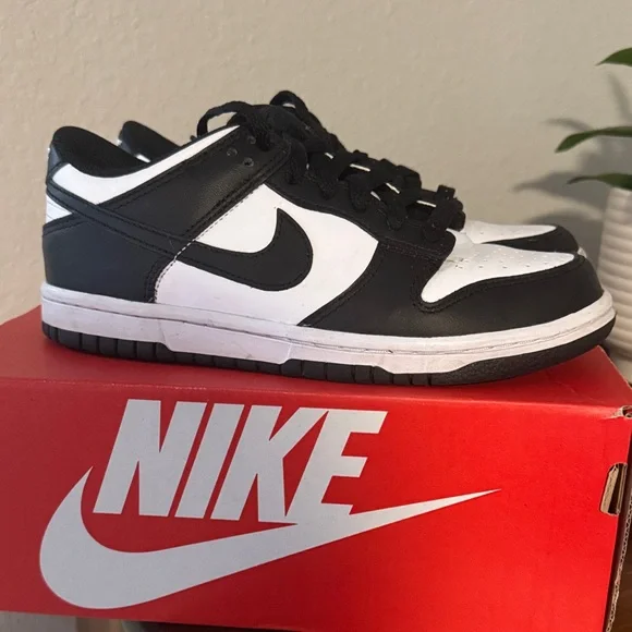 Nike Kids Black and White Sneakers - Picture 3 of 5